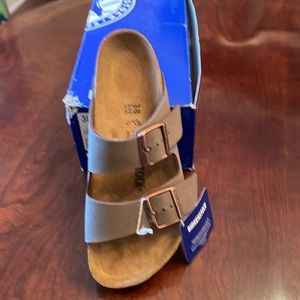 NWT/NIB size 38 mocha Birkenstock Arizona sandals